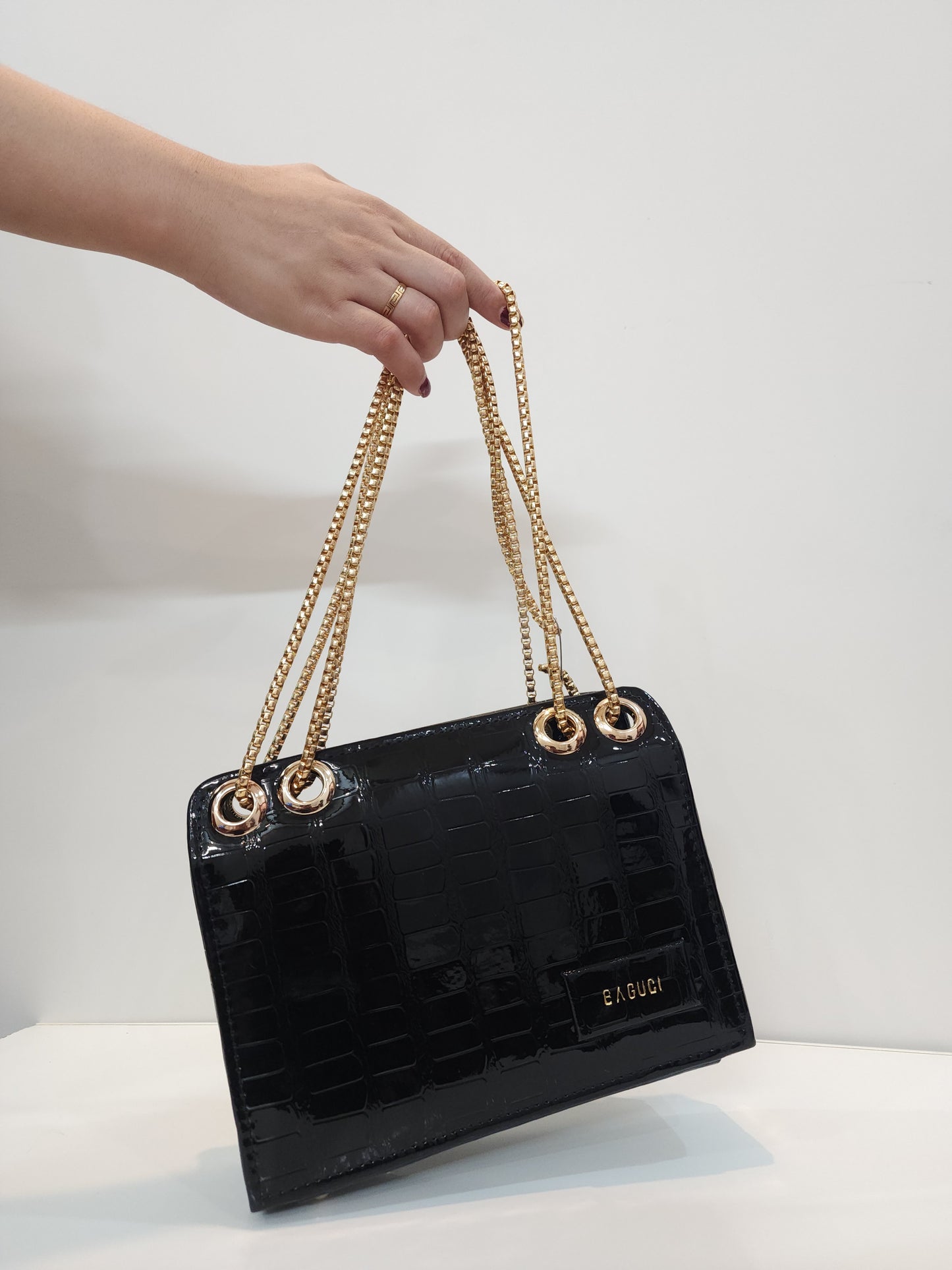 Glossy Croc-Textured Baguette Handbag – Black with Gold Chain